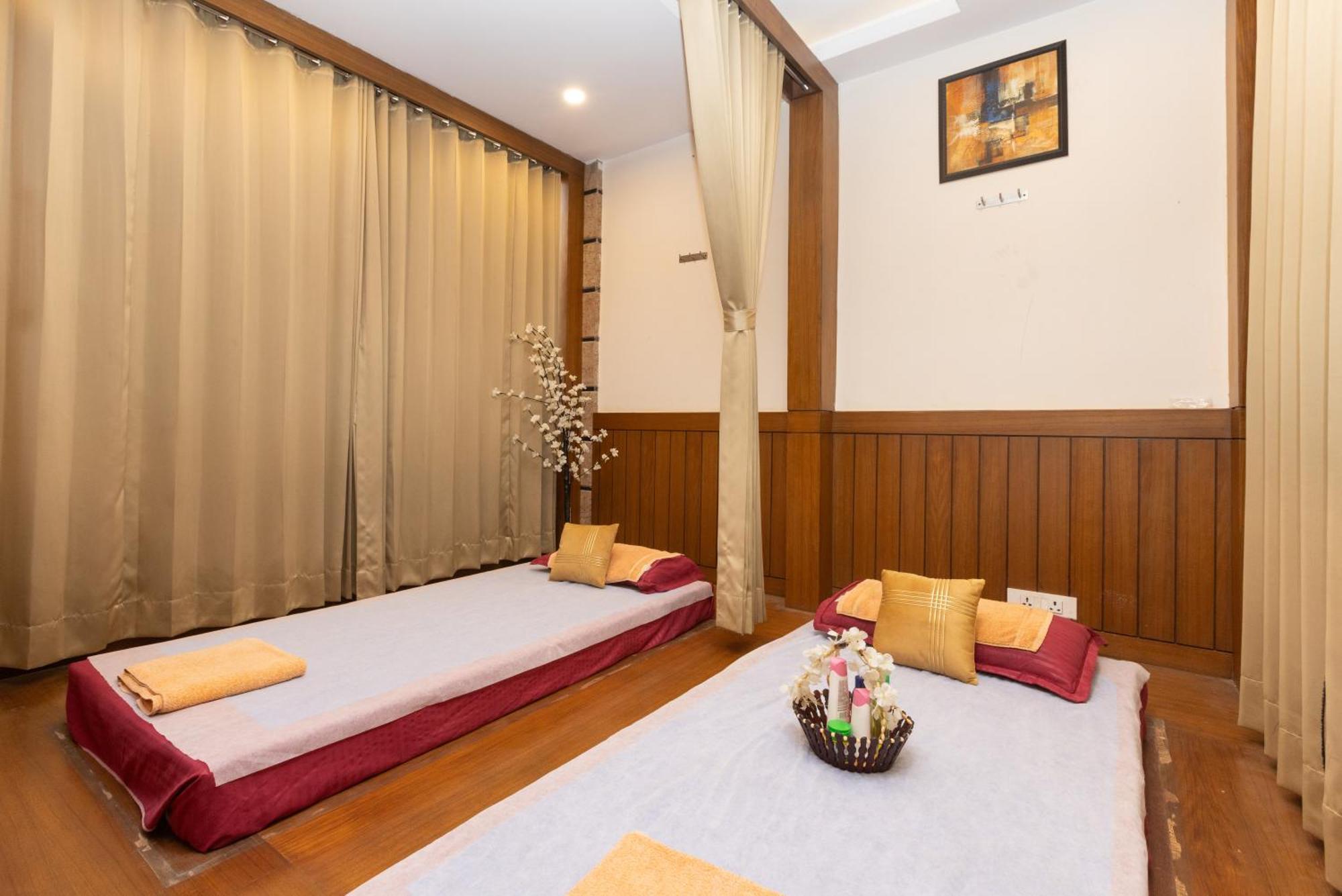 Indira Nikunj Rubystone Exotic Hotel ริชิเคช ภายนอก รูปภาพ