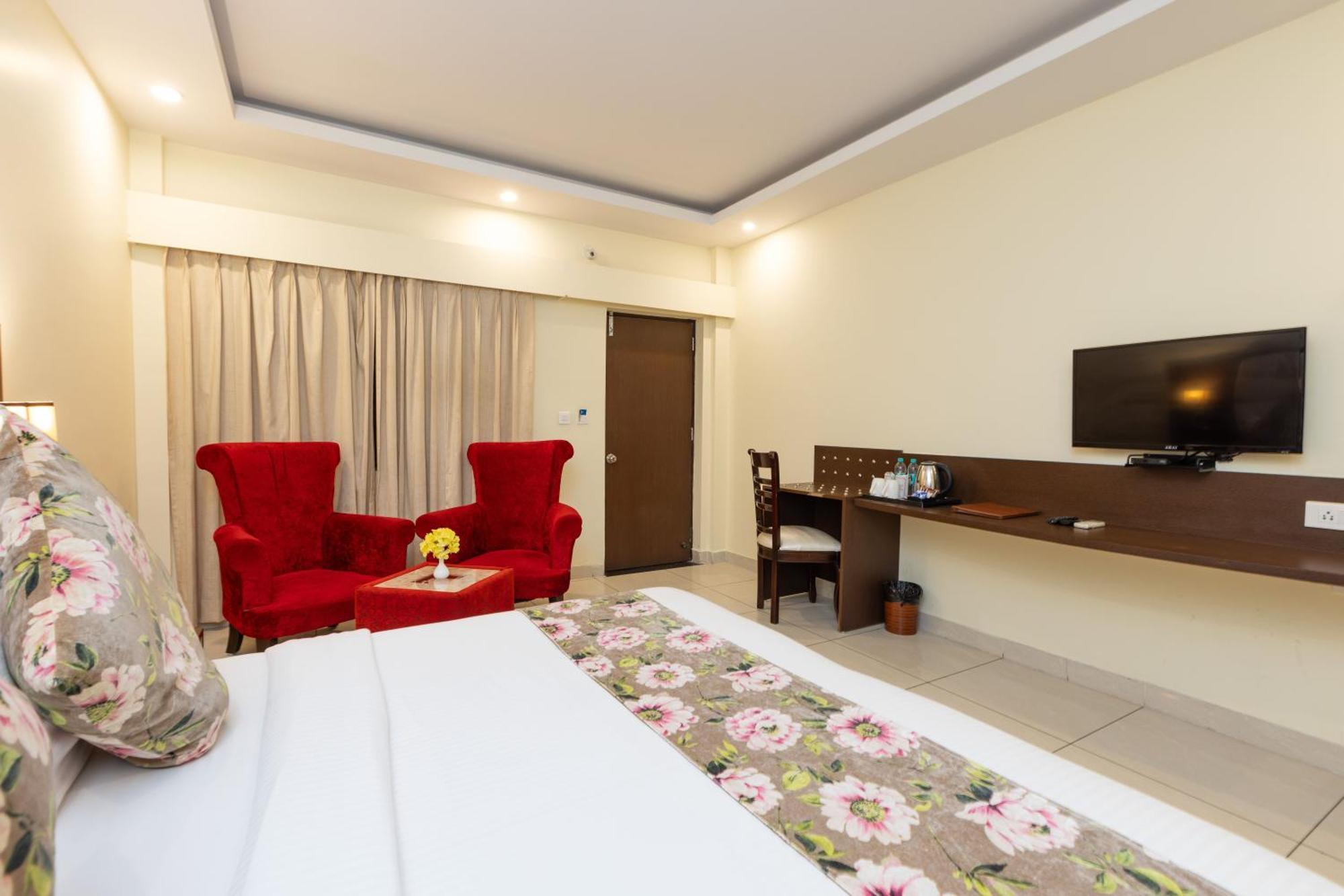 Indira Nikunj Rubystone Exotic Hotel ริชิเคช ภายนอก รูปภาพ